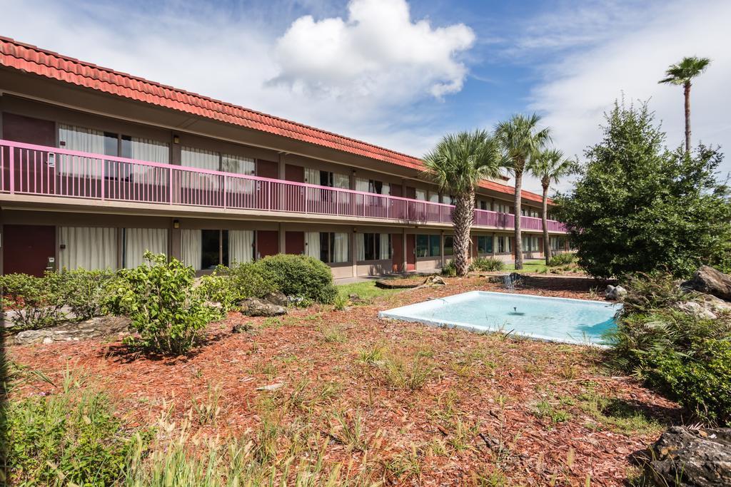 MOTEL 6 SPRING HILL WEEKI WACHEE en Zephyrhills | BestDay.com