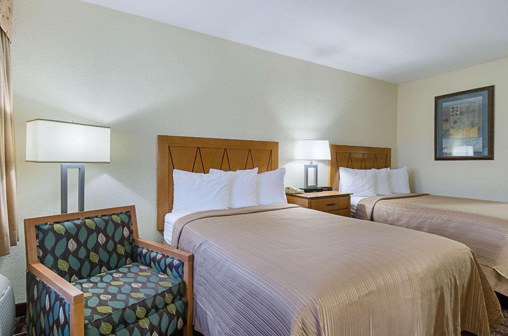 Quality Inn & Suites Northampton- Amherst