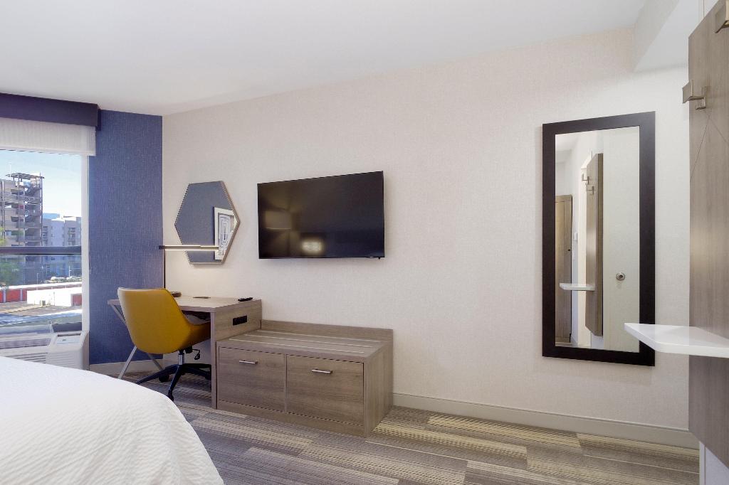 Holiday Inn Express & Suites Phoenix - Tempe by IHG, Tempe & Mill Avenue