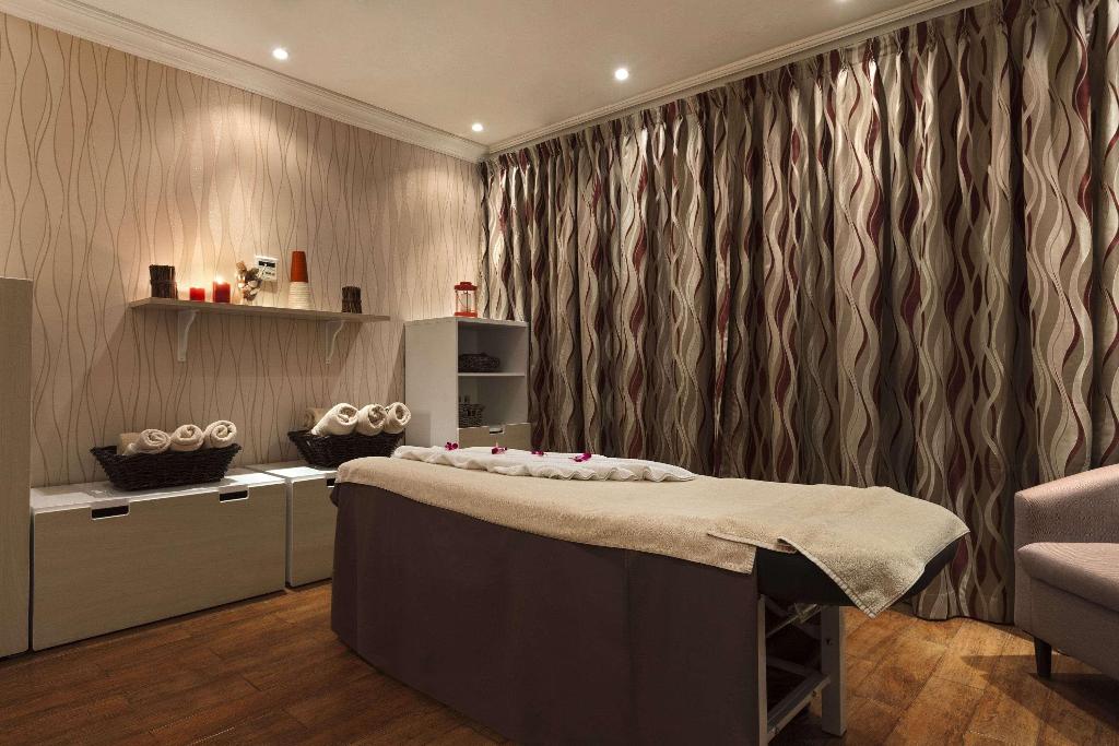 Ramada Hotel & Suites by Wyndham Ajman photo 44