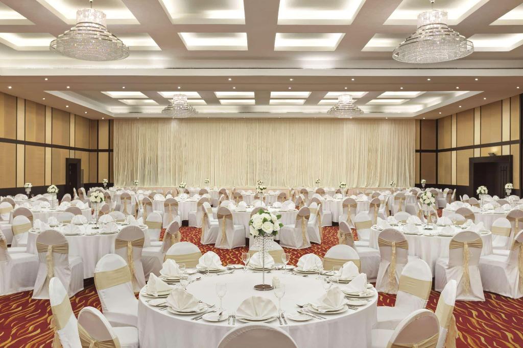 Ramada Hotel & Suites by Wyndham Ajman photo 58