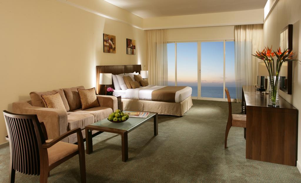 Ramada Hotel & Suites by Wyndham Ajman photo 75