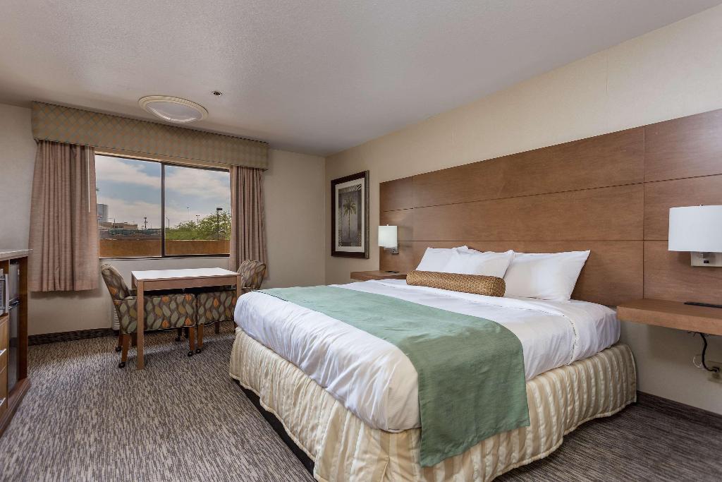 Yuma Inn & Suites