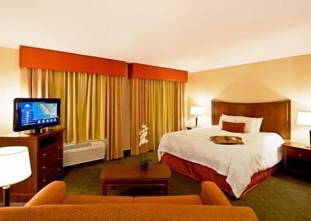 Hampton Inn & Suites Fresno