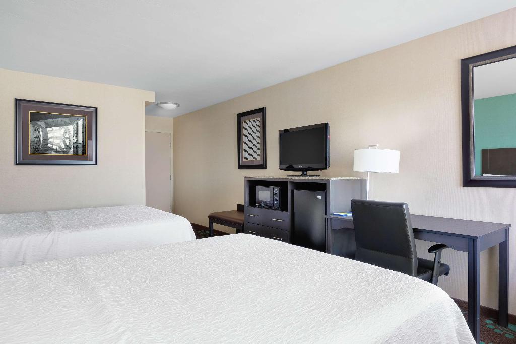 Spark By Hilton Bakersfield Central