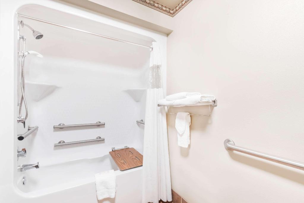 Elevation Inn & Suites, Trademark Wyndham