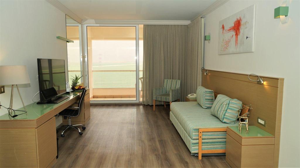 Vert Dead Sea hotel