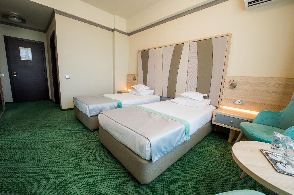 Malibu Hotel