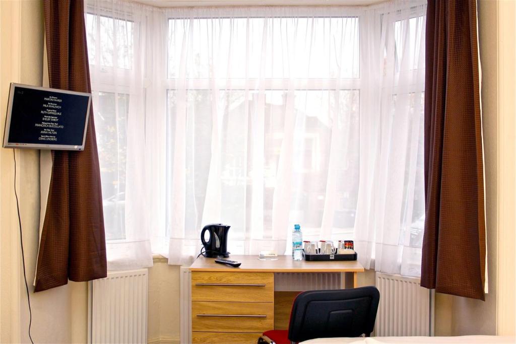 Central Hotel Golders Green