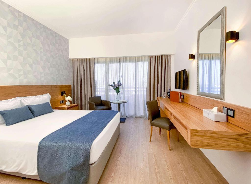 Ajax Hotel