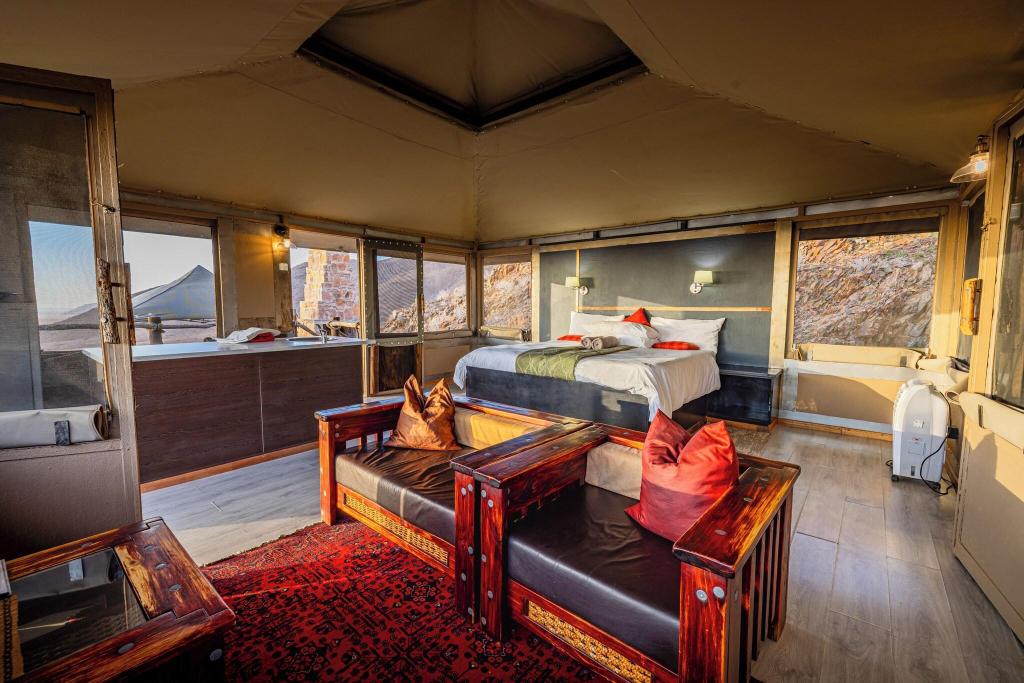 Moon Mountain Lodge