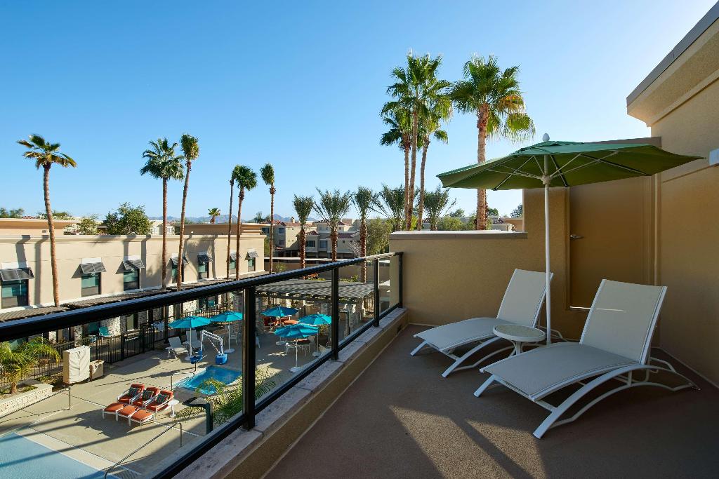 Hampton Inn & Suites Phoenix/Scottsdale on Shea Bo