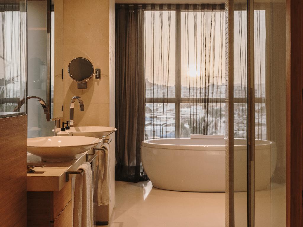 Hotel Aguas de Ibiza Grand Luxe Hotel, Spanien, Santa Eulalia del Rio. Großes 1