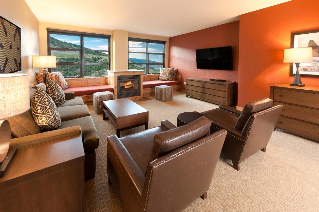 Grand Summit Hotel - Canyons Village, a RockResort