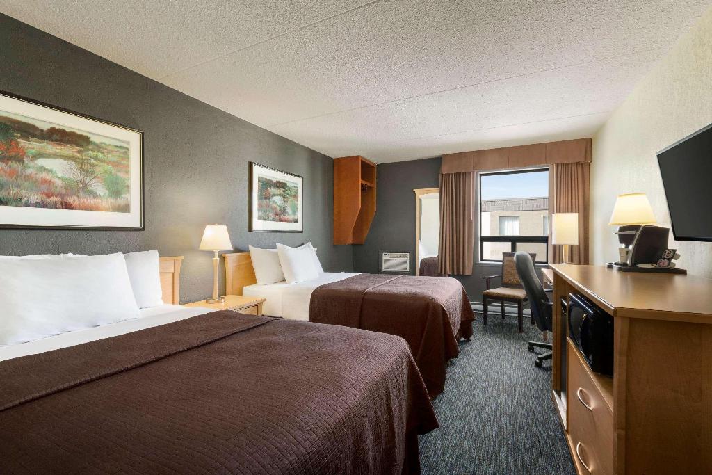 Travelodge By Wyndham Edmonton West