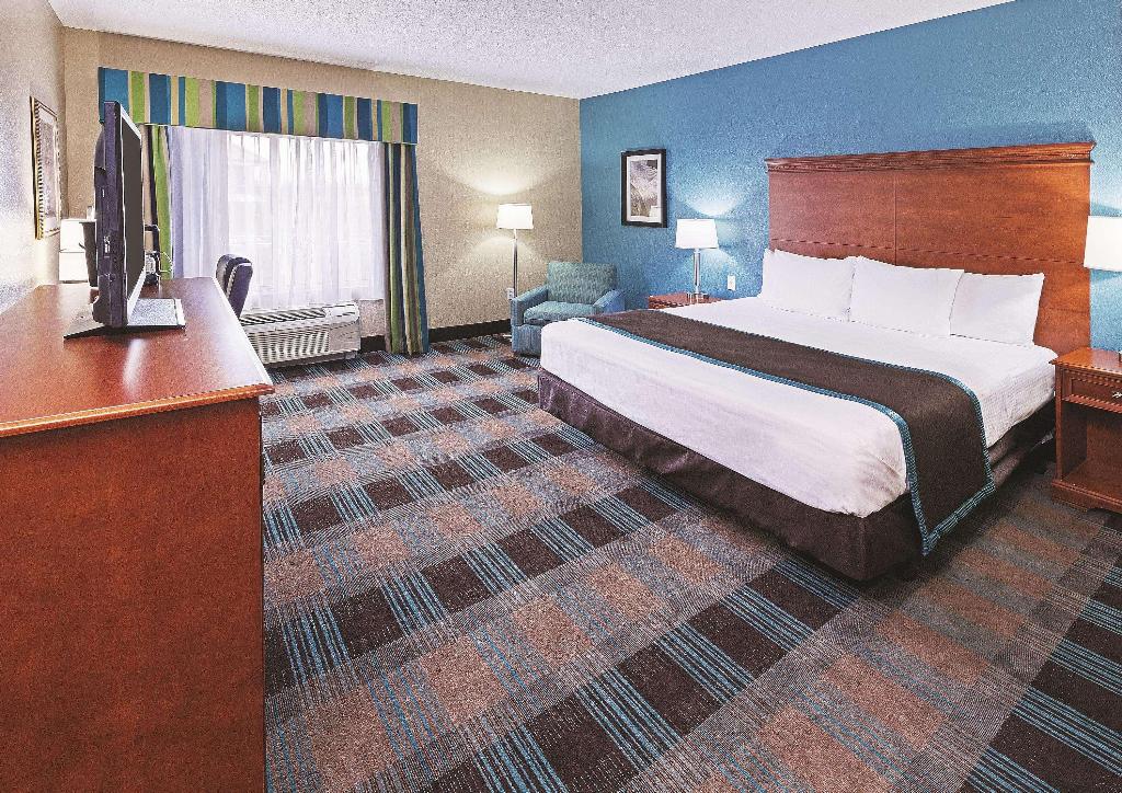 Sonesta Essential HOU Airport Road