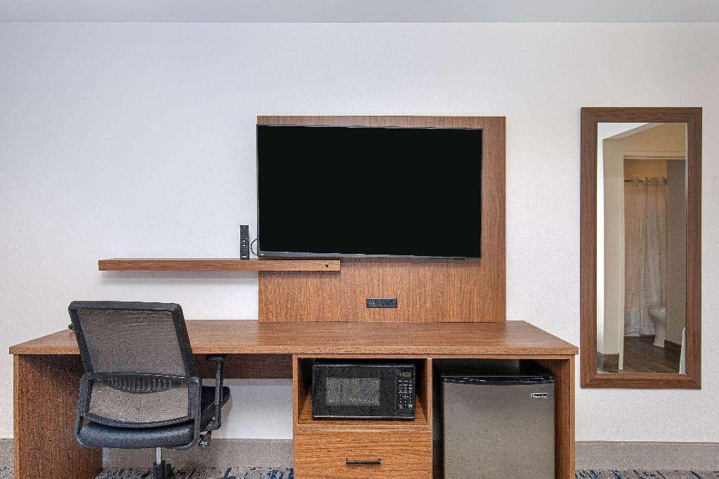 La Quinta Inn & Suites Nashville Airport