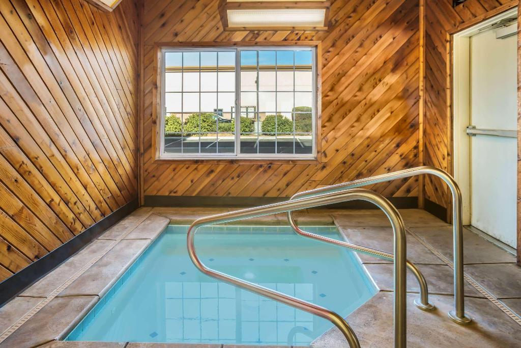 La Quinta Inn & Suites by Wyndham Bakersfield Nort