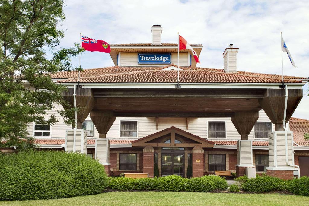 Travelodge By Wyndham Oshawa Whitby