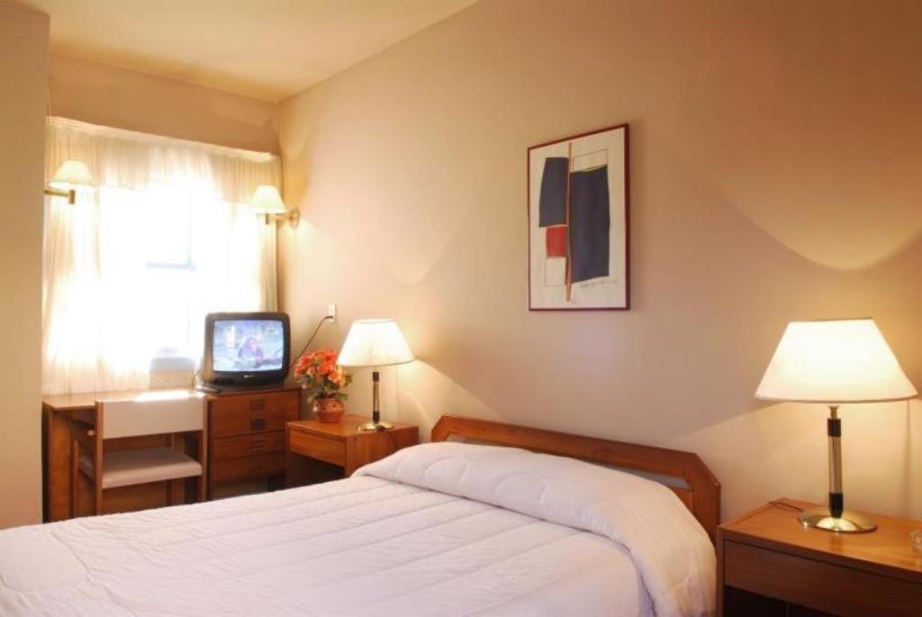 Plaza Inn Week Inn