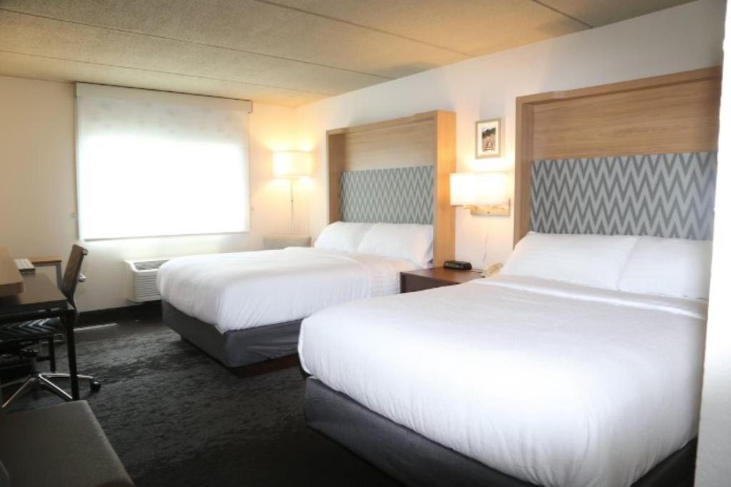 Holiday Inn Salem (I-93 at Exit 2), an IHG Hotel