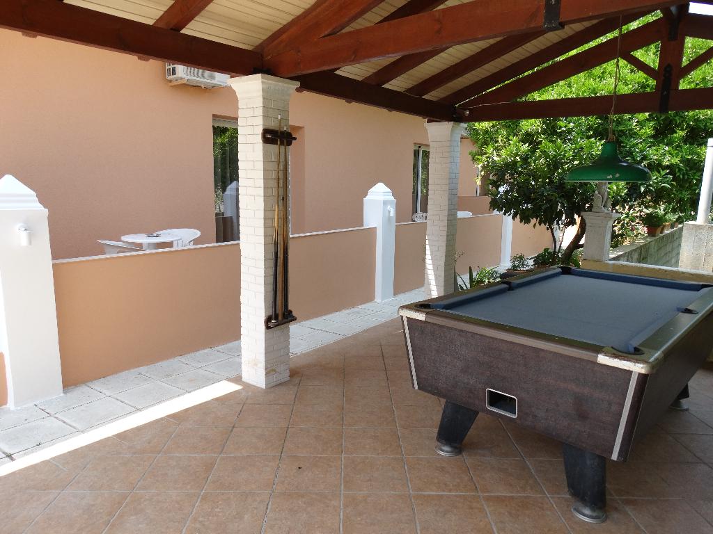 Makis Apartments