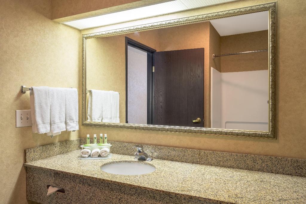 Holiday Inn Express Layton I-15