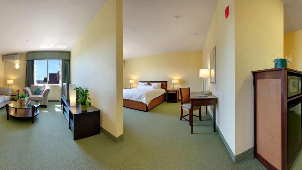 DoubleTree by Hilton Napa Valley American Canyon