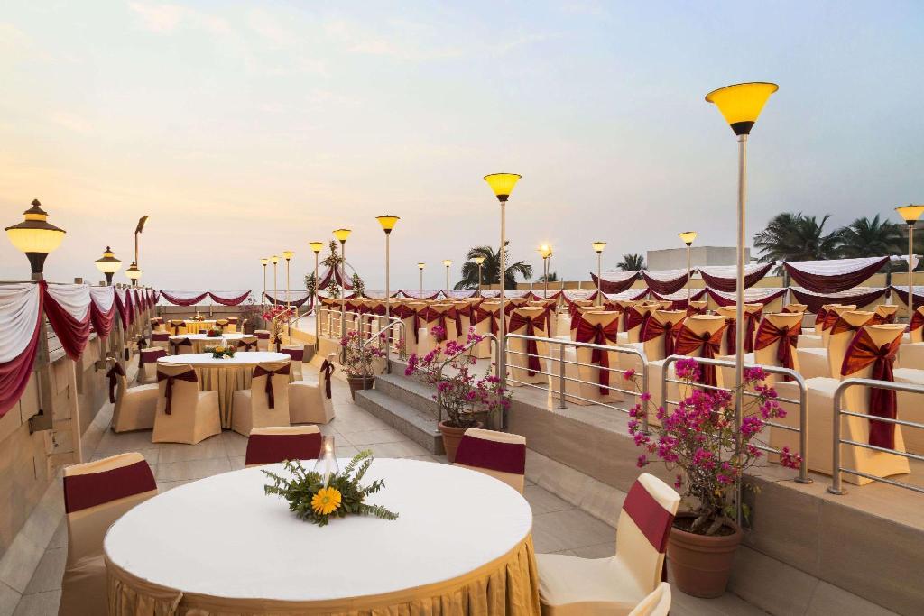 Ramada Plaza By Wyndham Palm Grove