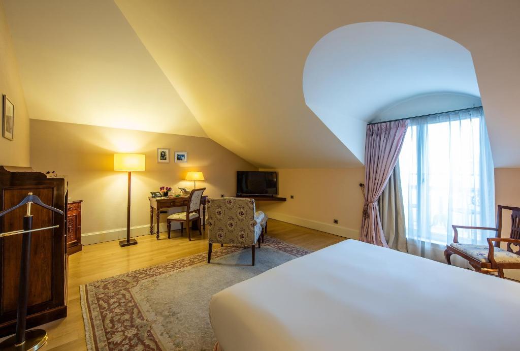 hotel-thumb