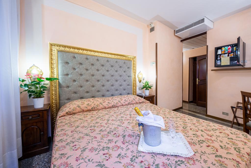 Hotel Marconi, Italien, Venedig. Großes 2