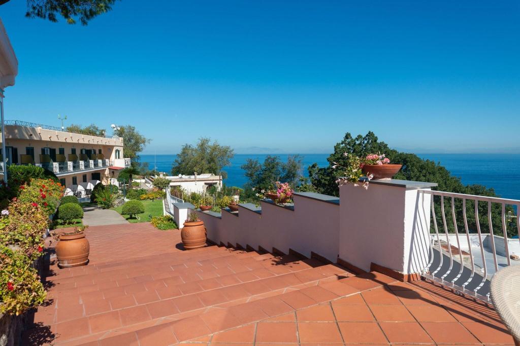 Villa Ireos