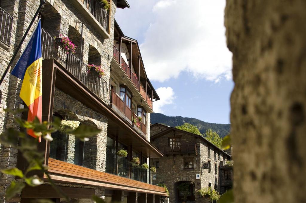 Santa Barbara de la Vall de Ordino - General view