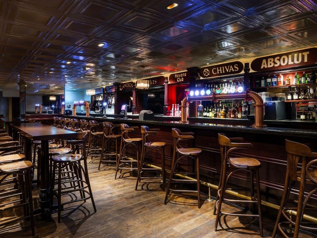 Bar