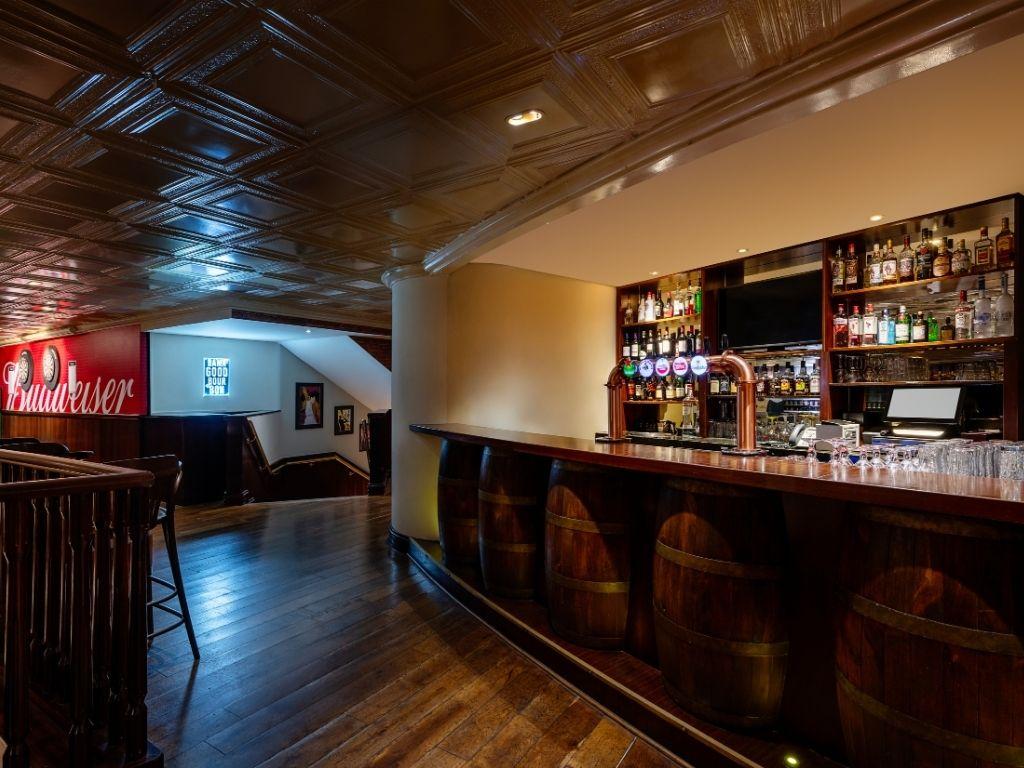 Bar