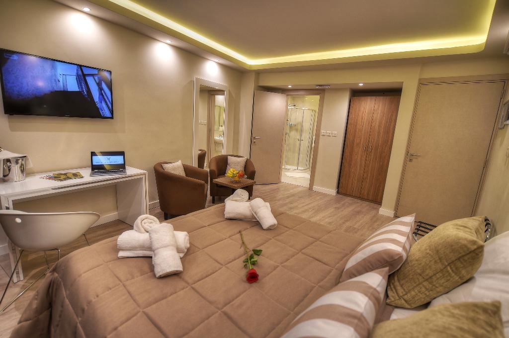 ONYX HOTEL