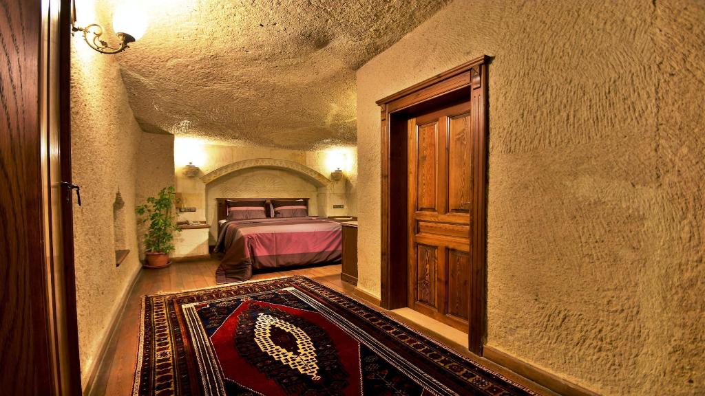 Stone House Cave Hotel