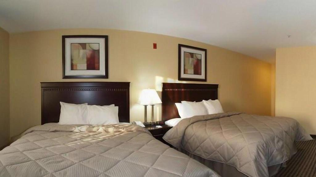 Econo Lodge Inn & Suites Monroe Area