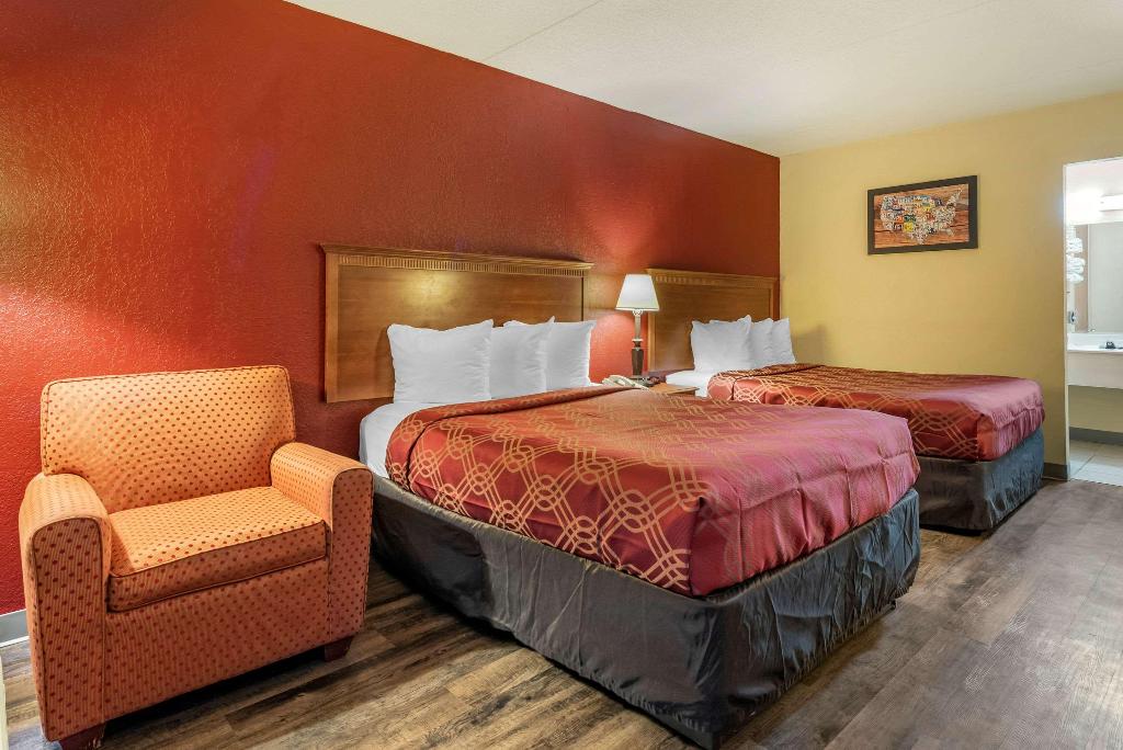 Super 8 by Wyndham Perrysburg