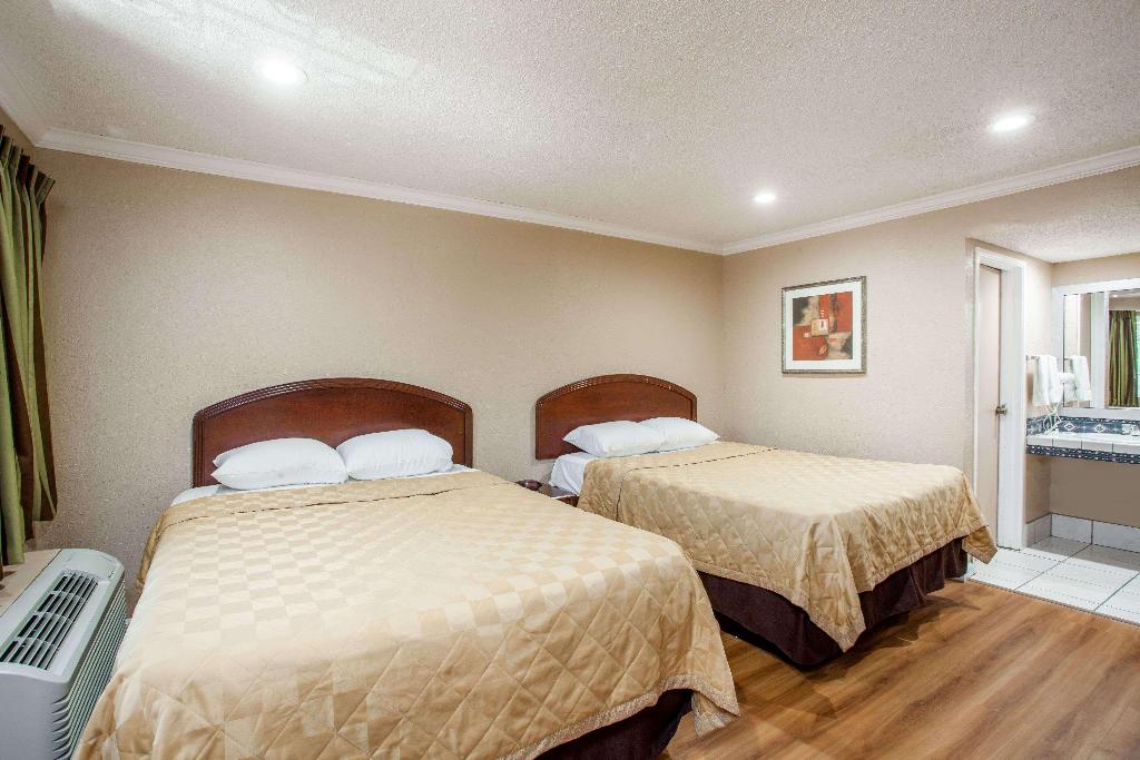 Travelodge by Wyndham Ontario