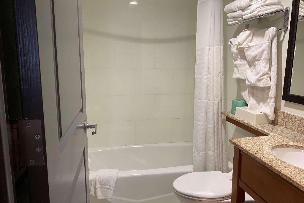 Ramada By Wyndham New York Times Square West