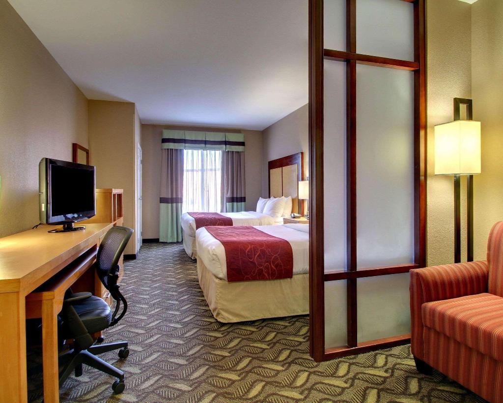 Comfort Suites Airport