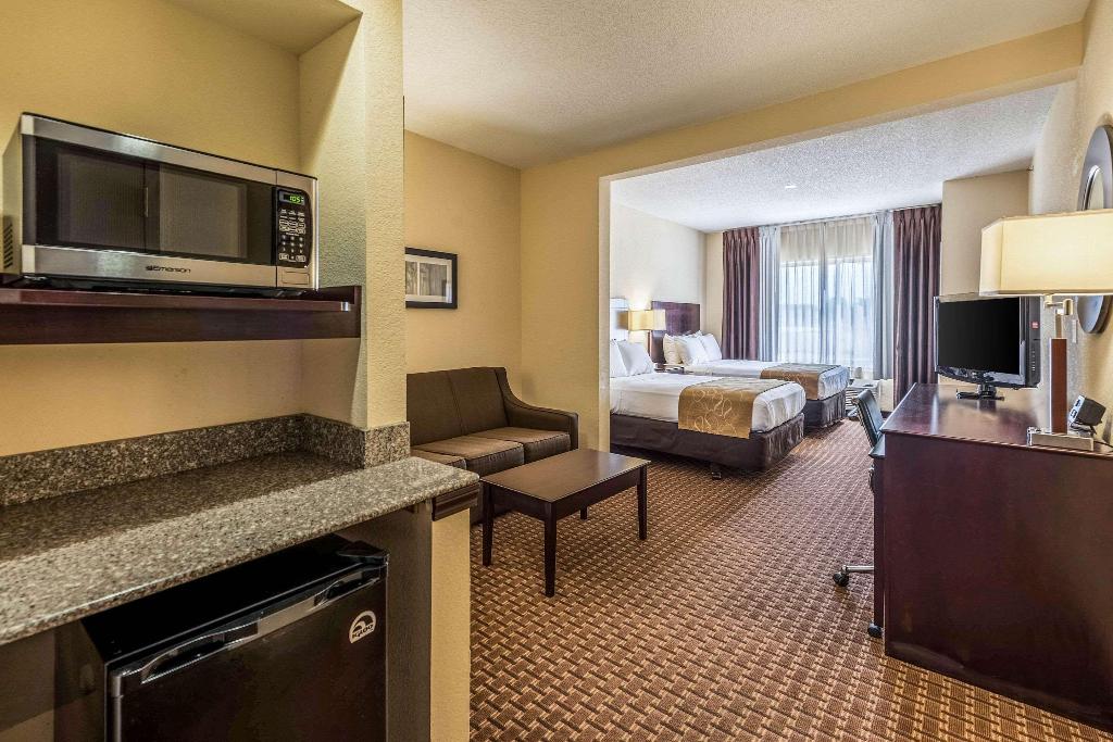 Comfort Suites Marion Area