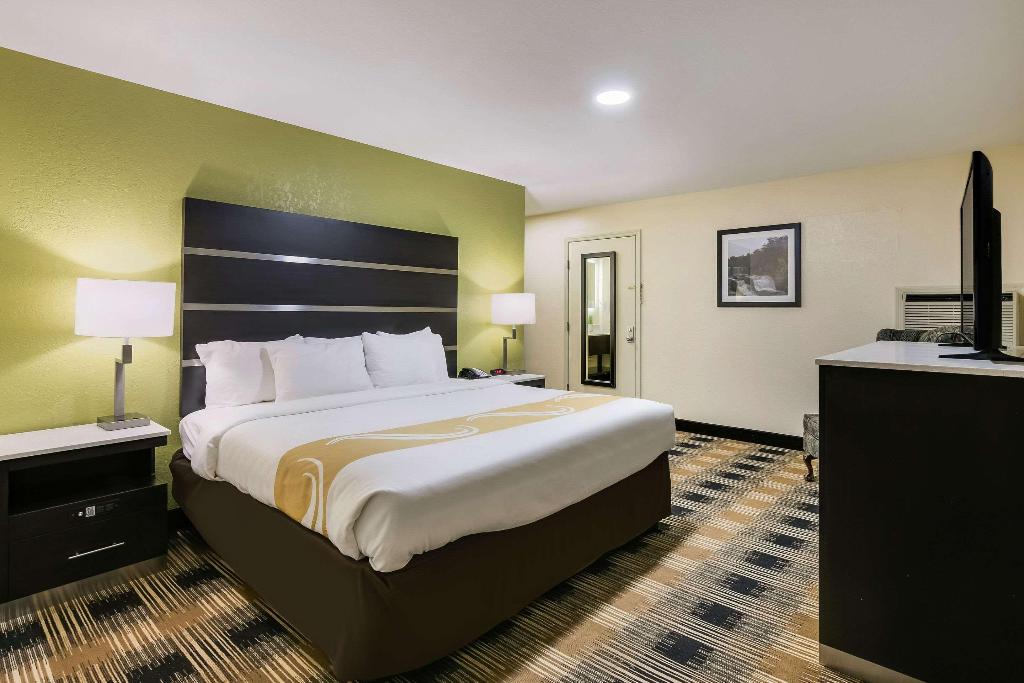 Quality Inn & Suites Mt. Chalet