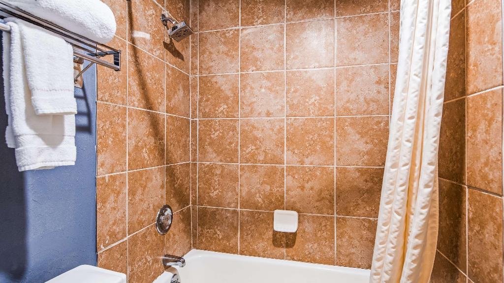 Quality Inn & Suites Fayetteville I-95