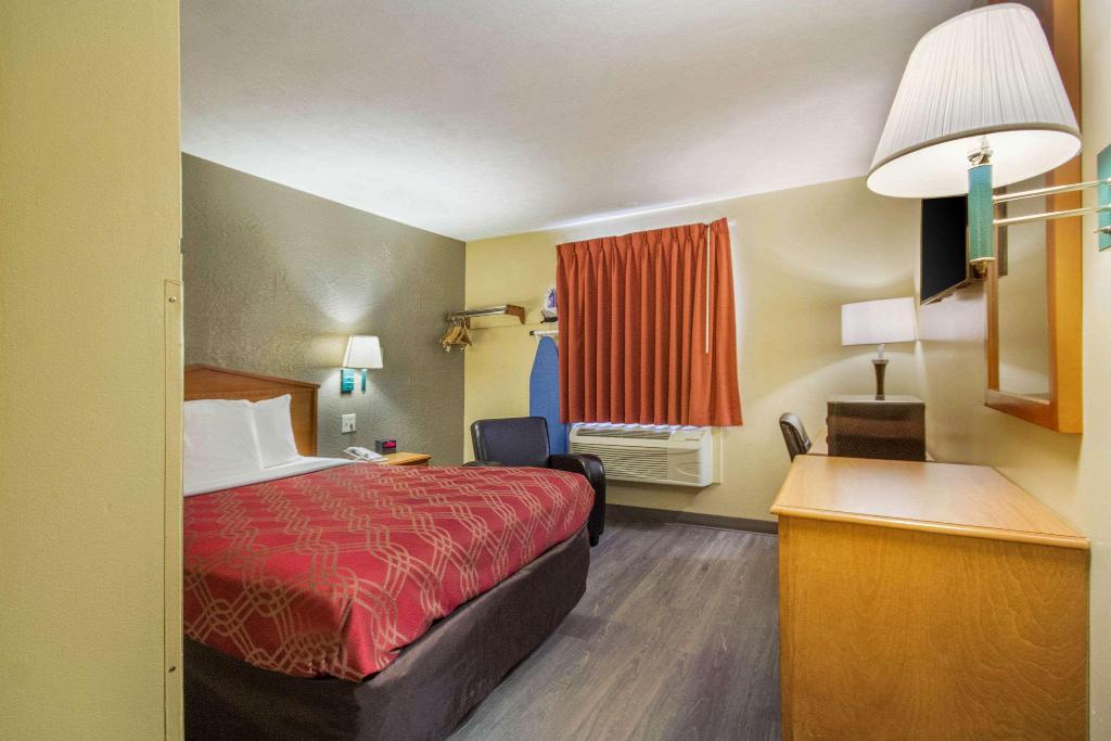 Econo Lodge Lansing - Leavenworth