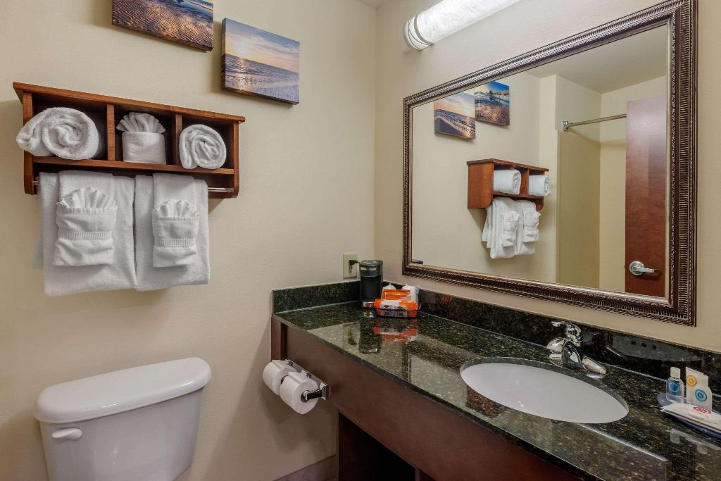 Comfort Inn & Suites Airport Fort Myers
