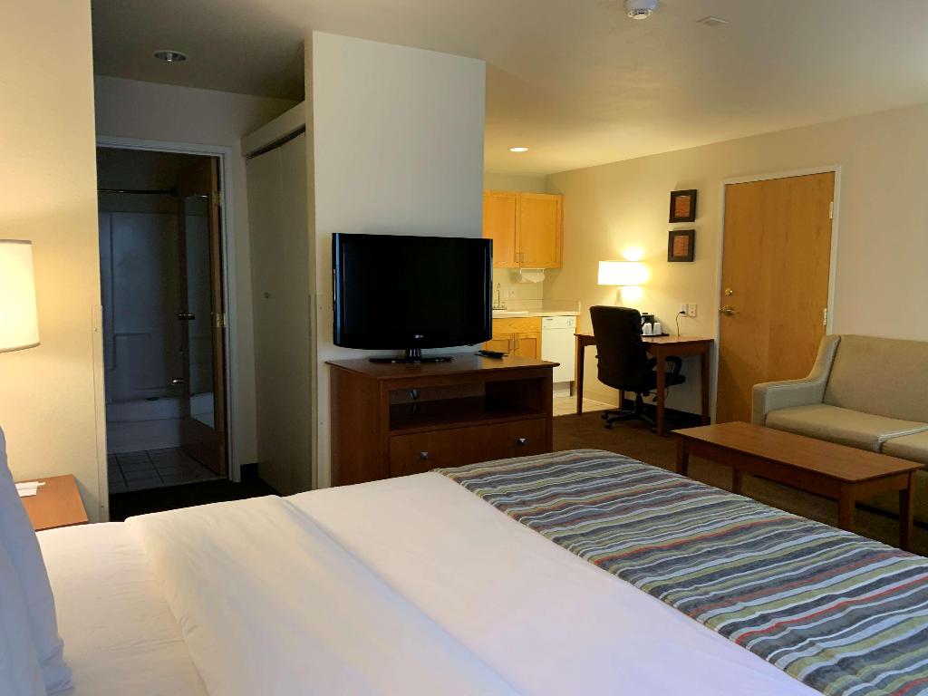 Country Inn & Suites by Radisson Bend OR