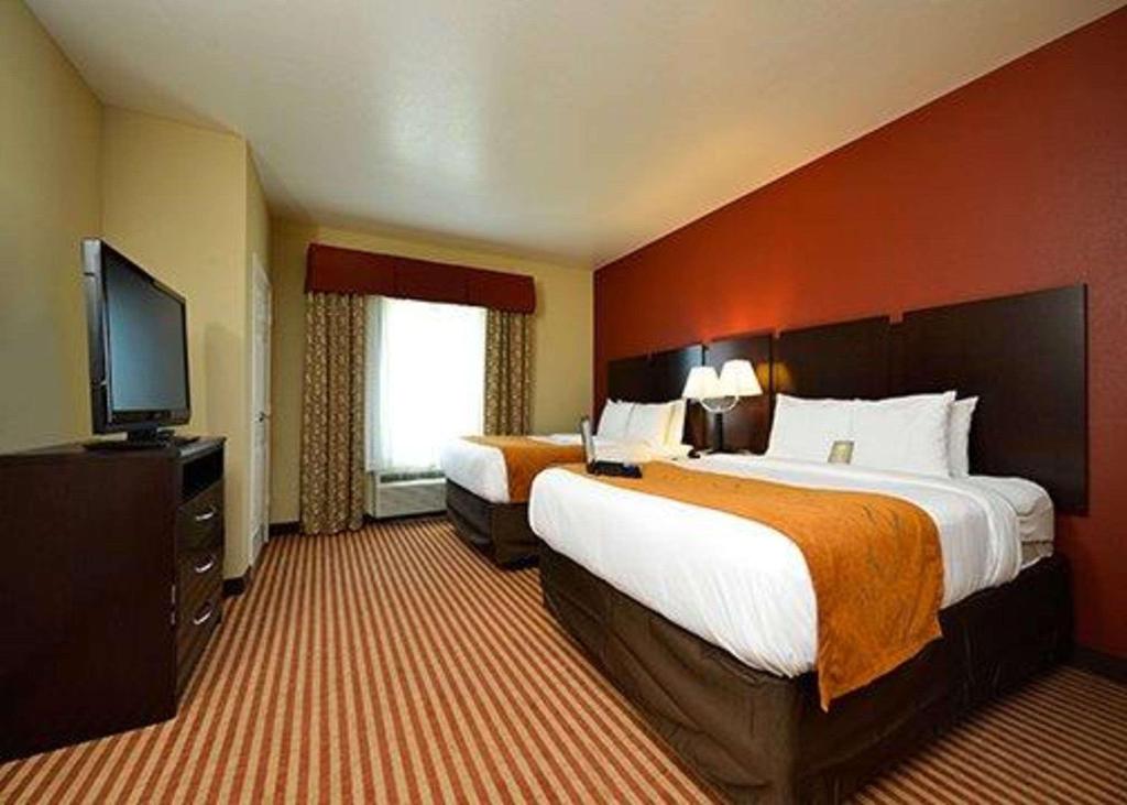 Comfort Suites