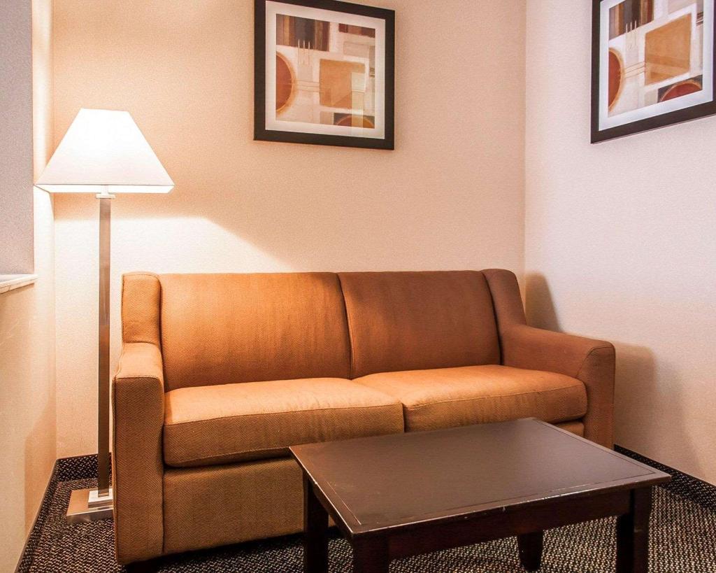 Comfort Suites Clackamas